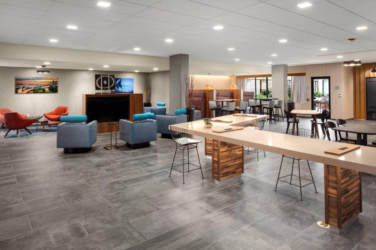 Courtyard By Marriott Seattle Northgate Hotel Екстериор снимка
