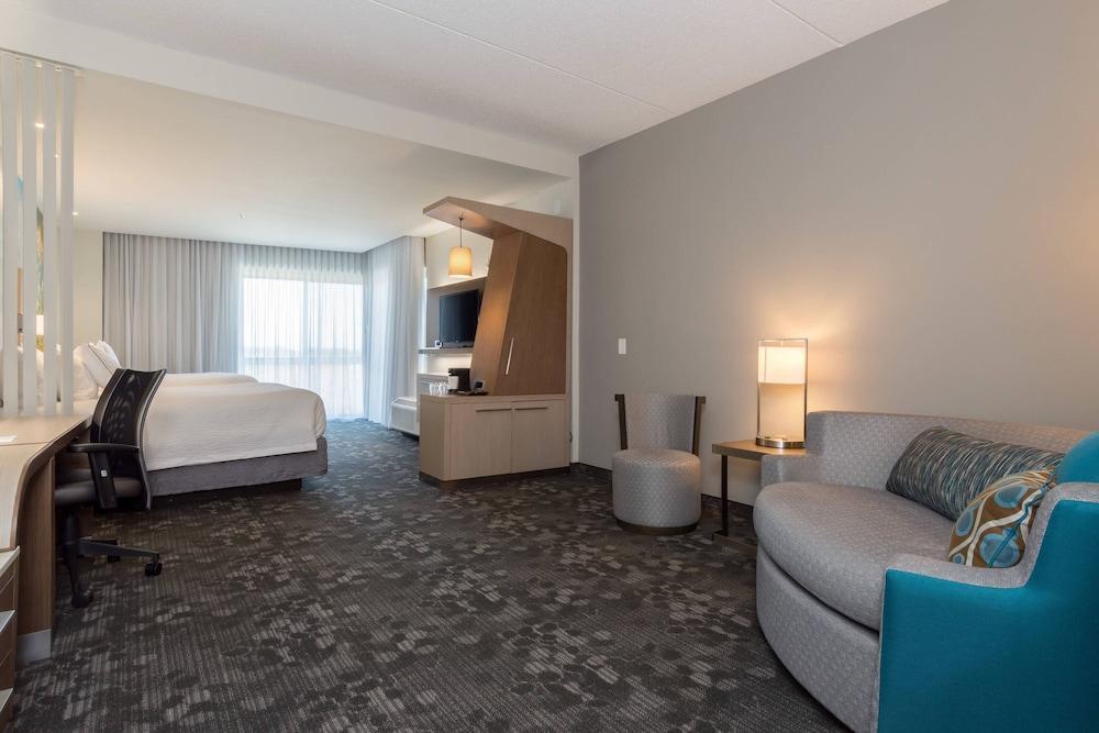 Courtyard By Marriott Seattle Northgate Hotel Екстериор снимка