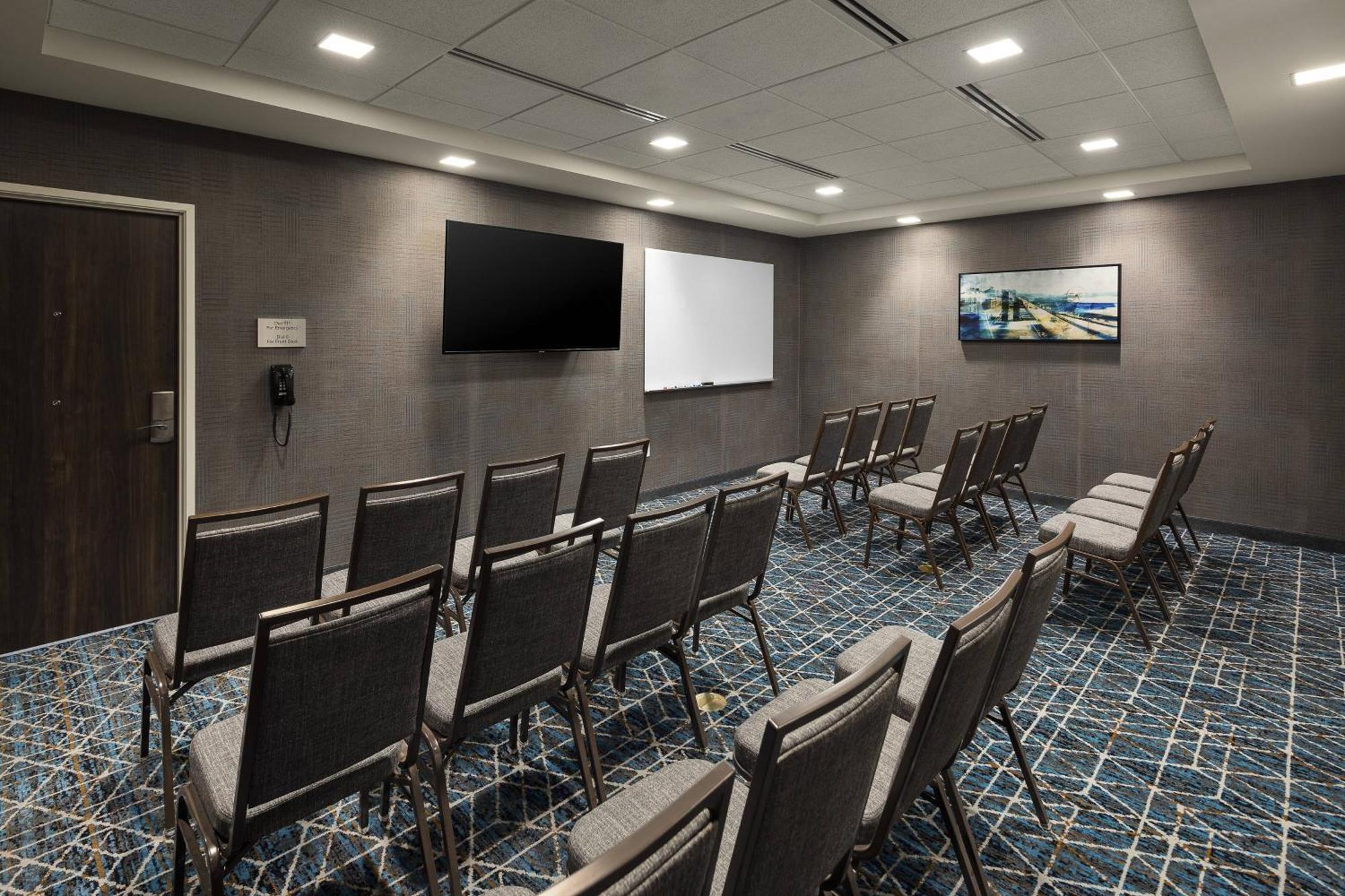Courtyard By Marriott Seattle Northgate Hotel Екстериор снимка