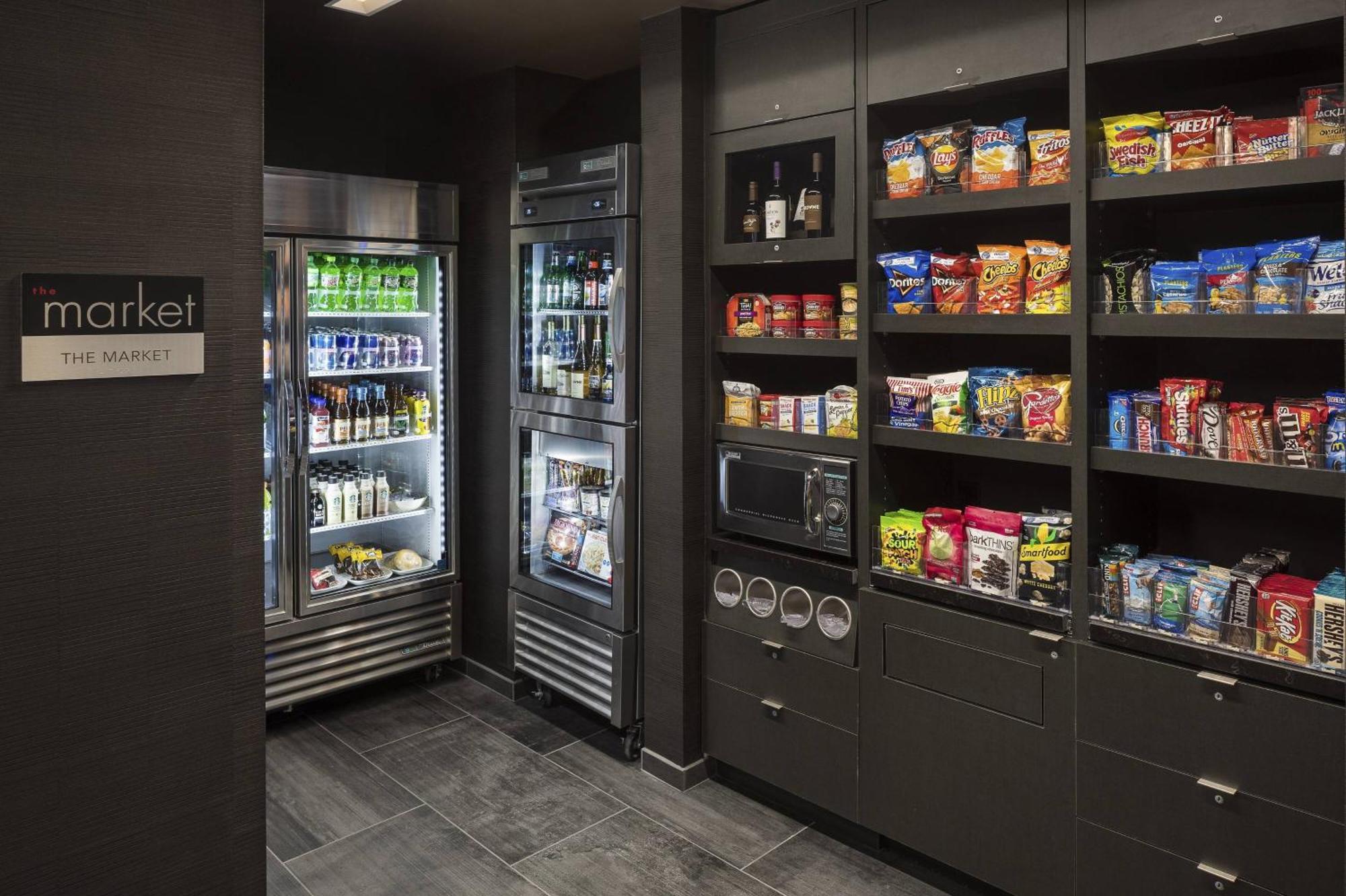 Courtyard By Marriott Seattle Northgate Hotel Екстериор снимка