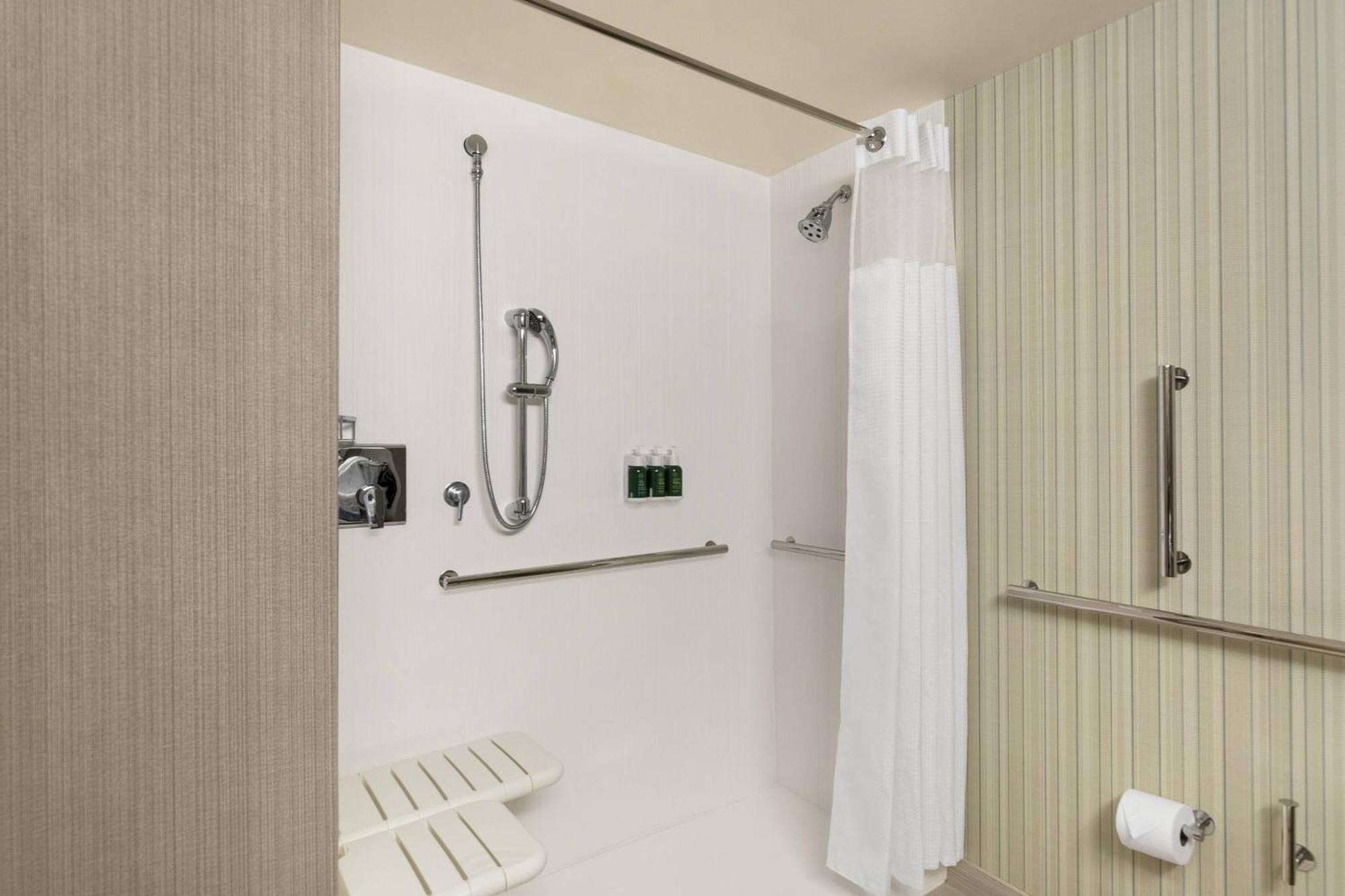 Courtyard By Marriott Seattle Northgate Hotel Екстериор снимка