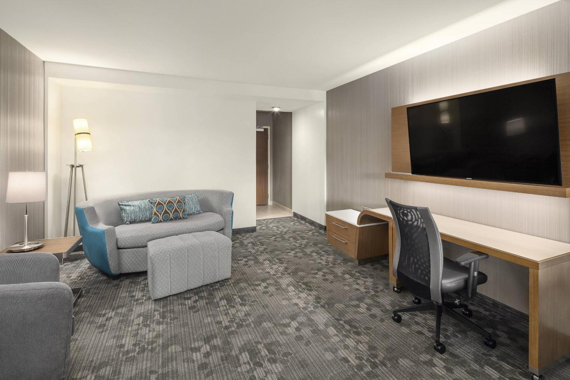 Courtyard By Marriott Seattle Northgate Hotel Екстериор снимка
