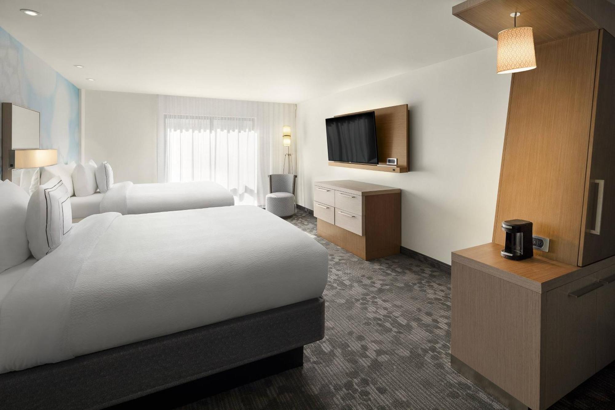 Courtyard By Marriott Seattle Northgate Hotel Екстериор снимка